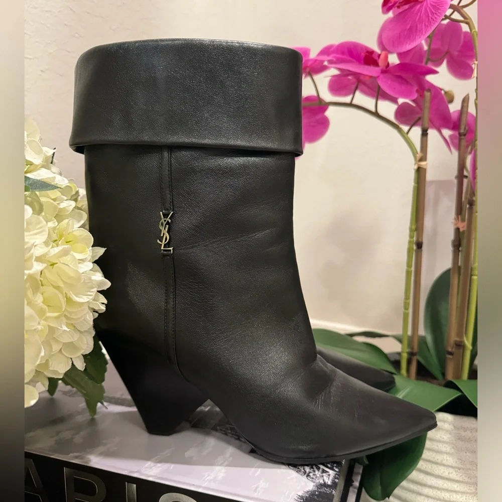 Yves Saint Laurent Black Pointed-Toe Folded-Cuff Leather Ankle Boots